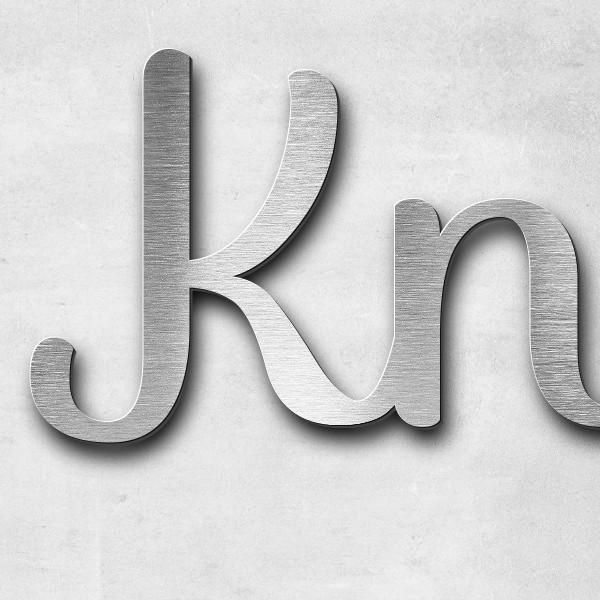 Schriftzug "Knurbein" in Schriftart "Autumna", Edelstahl V2A gebürstet - hochwertig & wetterbeständi