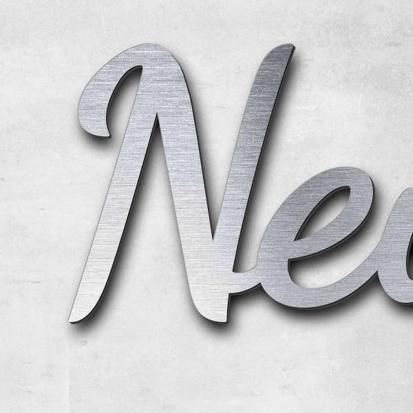 Schriftzug "Neu-Seeholz 4" in Schriftart "Filigrano", Acryl-Kunststoff in Edelstahl-Optik gebürstet
