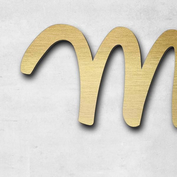 Schriftzug "Merle, Christoph," in Schriftart "Lilly", Acryl-Kunststoff in Messing-Optik gebürstet -