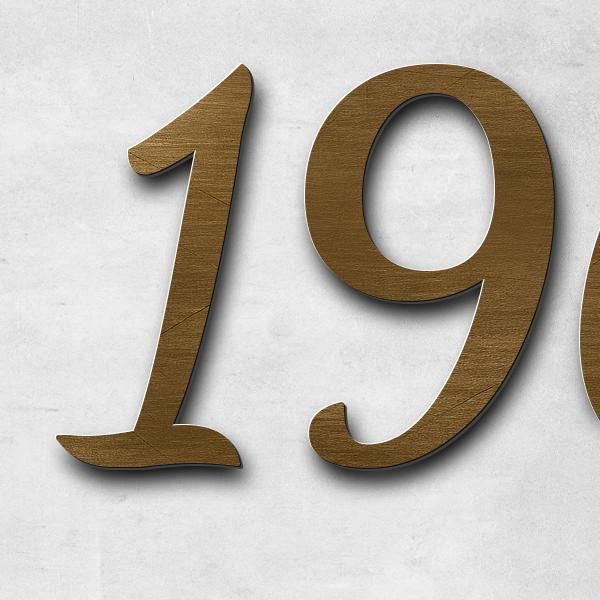 Schriftzug "1961-2014" in Schriftart "Filigrano", Messing antik patiniert - hochwertig & wetterbestä