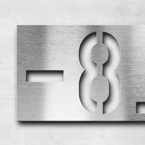 Schriftzug "-8.10.1939" in Schriftart "Blash", Edelstahl V2A gebürstet - hochwertig & wetterbeständi