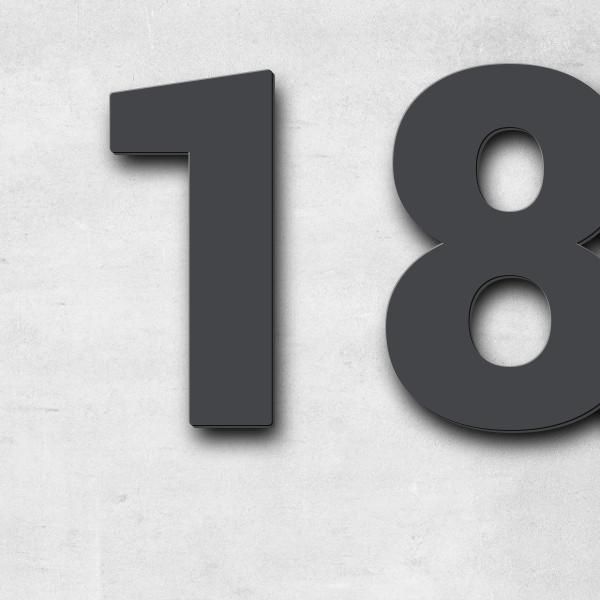 Schriftzug "18 A" in Schriftart "Sans", Edelstahl V2A pulverbeschichtet - hochwertig & wetterbeständ