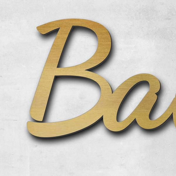 Schriftzug "Bahnhofstraße 9" in Schriftart "Filigrano", Acryl-Kunststoff in Messing-Optik gebürstet