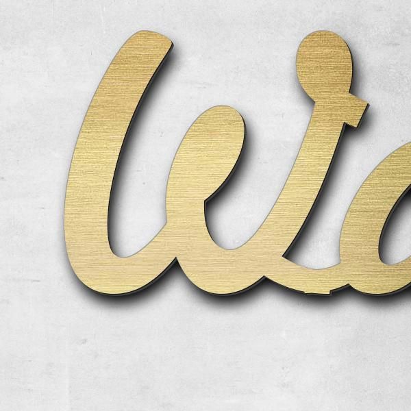 Schriftzug "Waltraut Orth" in Schriftart "Scriptus", Acryl-Kunststoff in Messing-Optik gebürstet -