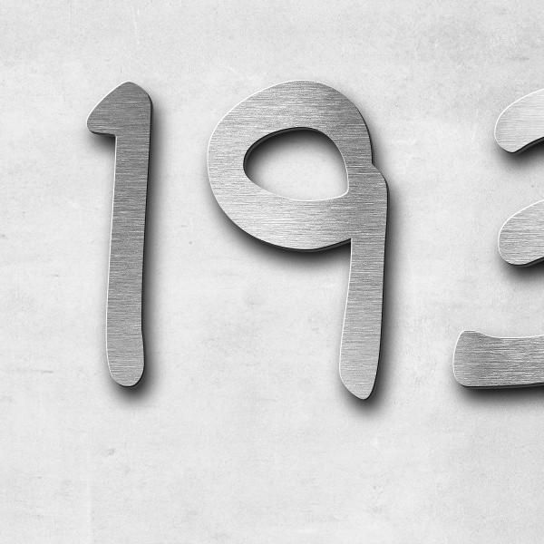 Schriftzug "1935 - 2025" in Schriftart "Malta", Edelstahl V2A gebürstet - hochwertig & wetterbeständ