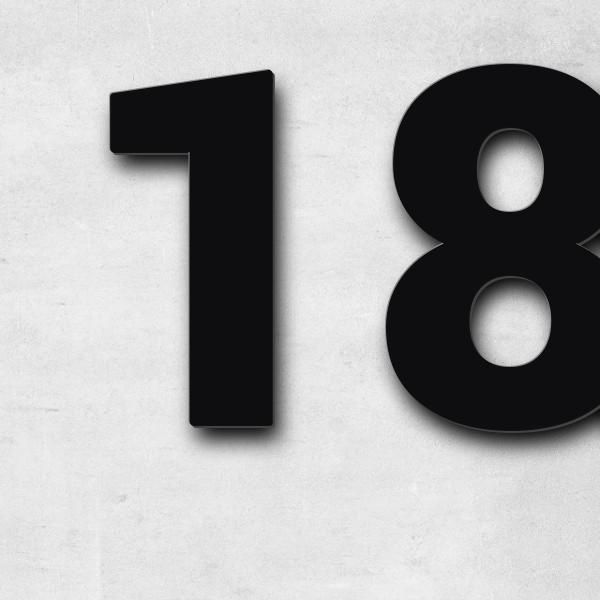 Schriftzug "18c" in Schriftart "Sans", Edelstahl V2A pulverbeschichtet - hochwertig & wetterbeständi