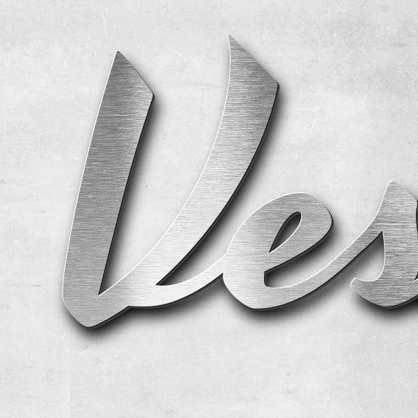 Schriftzug "Vesna Mencke" in Schriftart "Retroracer", Edelstahl V2A gebürstet - hochwertig & wetterb
