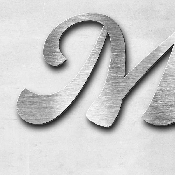 Schriftzug "M und m" in Schriftart "Molarite", Edelstahl V2A gebürstet - hochwertig & wetterbeständi
