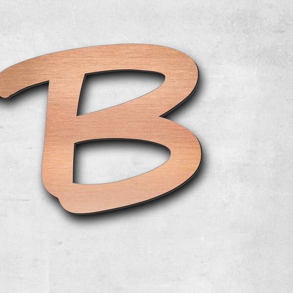 Enseigne "B", acrylique-plastique in Aspect cuivre brossé - de haute qualité & résistant aux intempéries