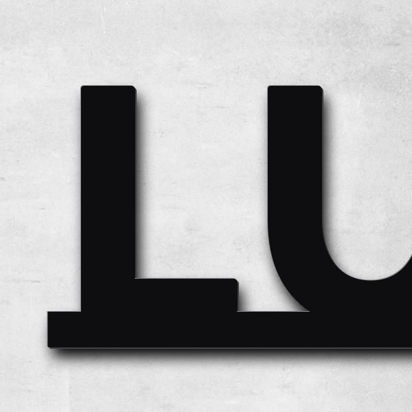 Schriftzug "LUV" in Schriftart "Baseline", Edelstahl V2A pulverbeschichtet - hochwertig & wetterbest