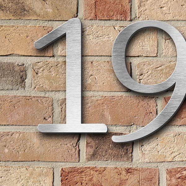 Schriftzug "1935 - 2025" in Schriftart "Autumna", Edelstahl V2A gebürstet - hochwertig & wetterbestä