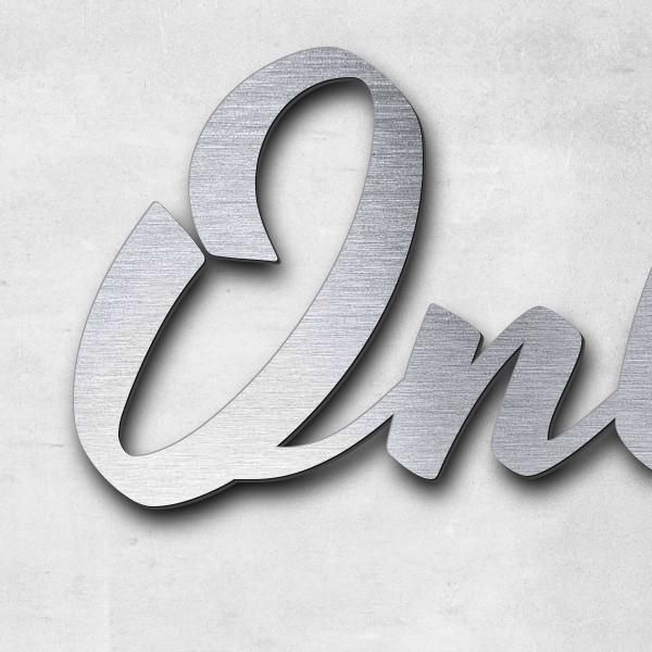 Schriftzug "Only those who wander find new paths" in Schriftart "Retroracer", Acryl-Kunststoff in Ed