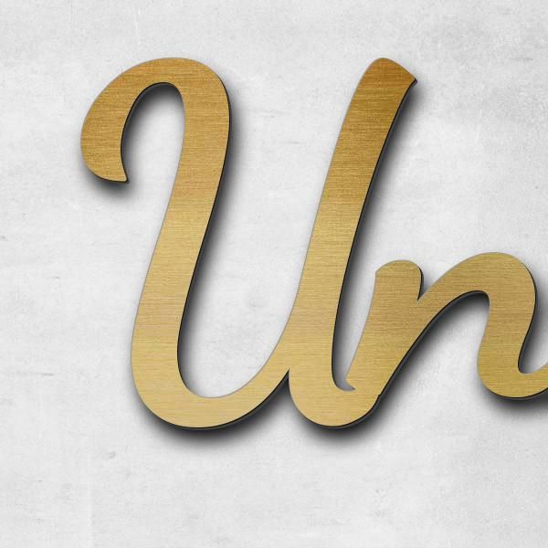 Schriftzug "Und wer froh" in Schriftart "Filigrano", Acryl-Kunststoff in Messing-Optik gebürstet - h
