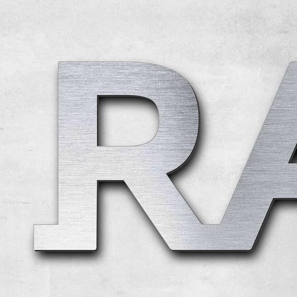 Schriftzug "Radka & Miro Pistek" in Schriftart "Baseline", Acryl-Kunststoff in Edelstahl-Optik gebür