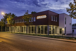 Firmenlogo mit LED-Hinterleuchtung