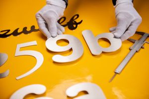 Hausnummer 9b Hausnummer aus gebürstetem Edelstahl 9b